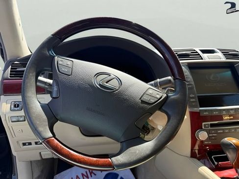 Used 2011 Lexus LS 460 AWD w/ Comfort Pkg image 13