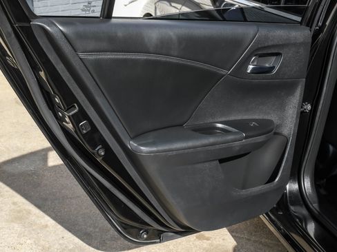 Used 2015 Honda Accord Sport image 40