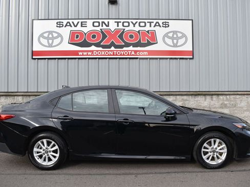 Certified 2025 Toyota Camry LE image 8