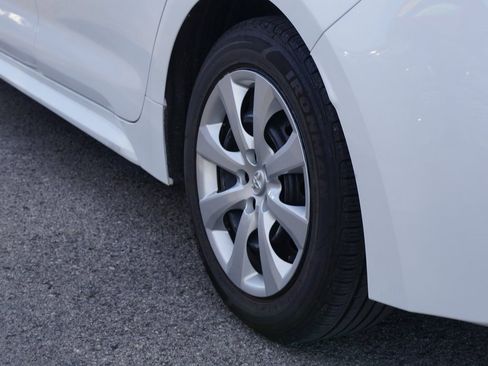 Used 2024 Toyota Corolla LE image 9