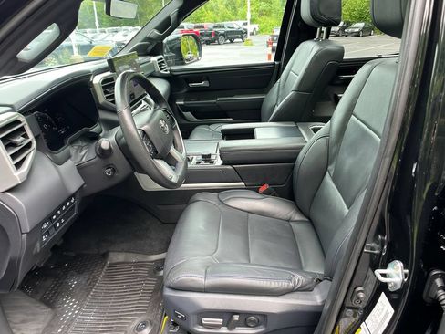 Used 2025 Toyota Tundra Platinum AWD/4WD image 9