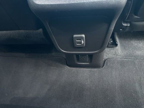 Used 2024 GMC Terrain SLT image 43