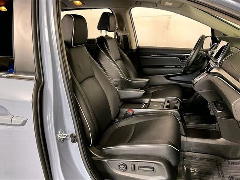 Used 2025 Honda Odyssey Touring image 7
