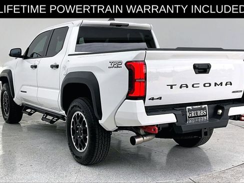 Used 2025 Toyota Tacoma TRD Off-Road AWD/4WD image 16
