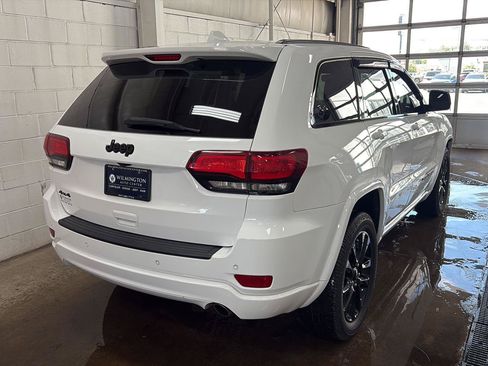 Used 2020 Jeep Grand Cherokee Altitude AWD/4WD image 3