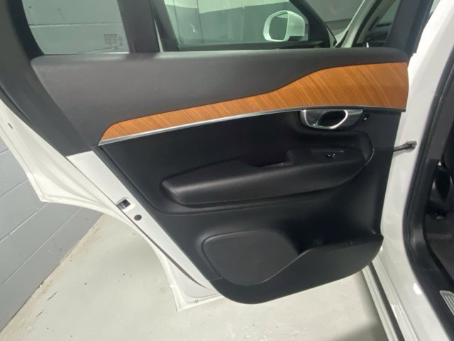 Used 2023 Volvo XC90 B5 Plus w/ Protection Package Premier AWD/4WD image 8