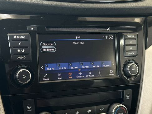 Used 2022 Nissan Rogue Sport SV w/ Technology Package image 20