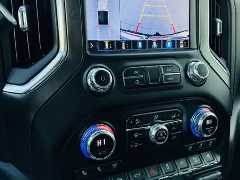 Used 2023 GMC Sierra 3500 AT4 w/ AT4 Premium Plus Package image 11