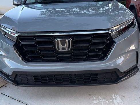 Used 2025 Honda CR-V EX image 11