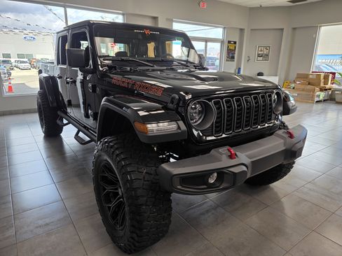 New 2025 Jeep Gladiator Rubicon w/ Convenience Group image 1