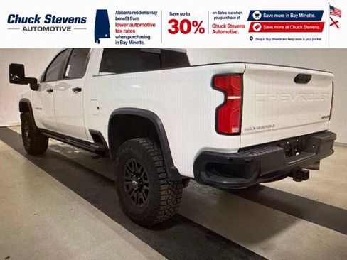 Used 2024 Chevrolet Silverado 2500 ZR2 w/ Technology Package AWD/4WD image 4