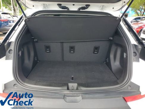Used 2023 Chevrolet Bolt EUV LT w/ Comfort Package FWD image 10