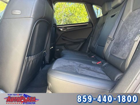 Used 2020 Porsche Macan image 44