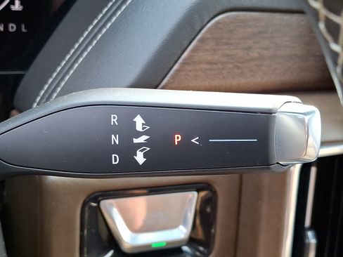 Used 2025 GMC Yukon Denali Ultimate AWD/4WD image 18