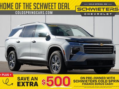 Used 2025 Chevrolet Traverse LT