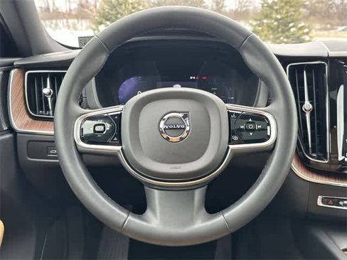 Used 2023 Volvo XC60 T8 Ultimate w/ Climate Package image 8