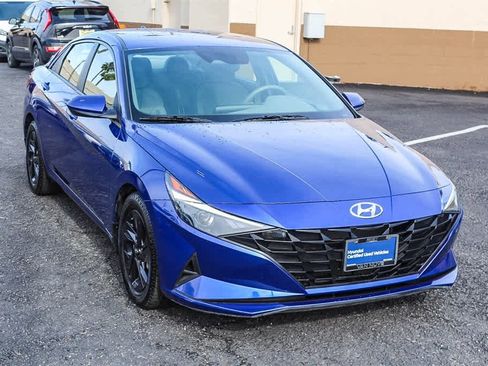 Certified 2023 Hyundai Elantra SEL image 3