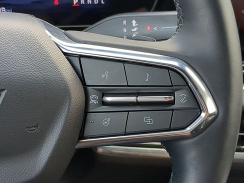 Used 2025 Chevrolet Equinox LT w/ Convenience Package II AWD/4WD image 20