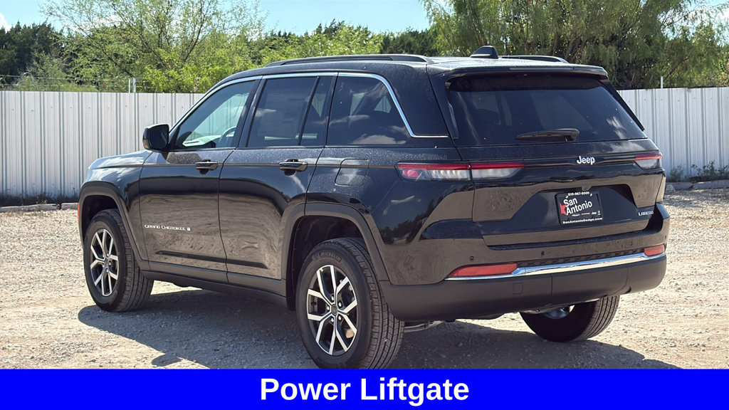 New 2027 Jeep Grand Cherokee Laredo X RWD image 5