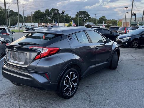 Used 2019 Toyota C-HR XLE image 12