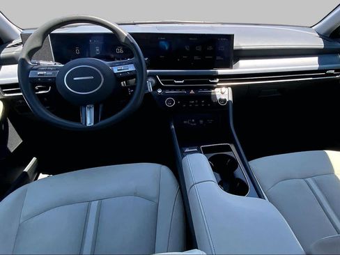 Used 2025 Hyundai Sonata SEL FWD image 16