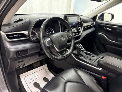 Used 2022 Toyota Highlander XLE image 33