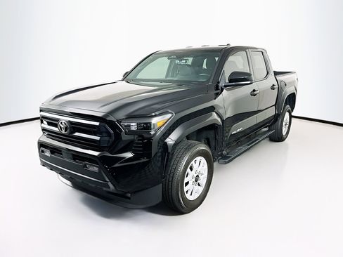 Used 2025 Toyota Tacoma SR5 image 3