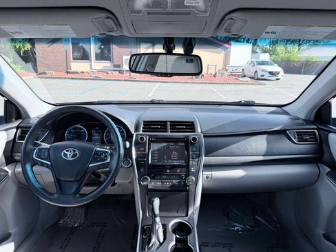 Used 2017 Toyota Camry XLE FWD image 26