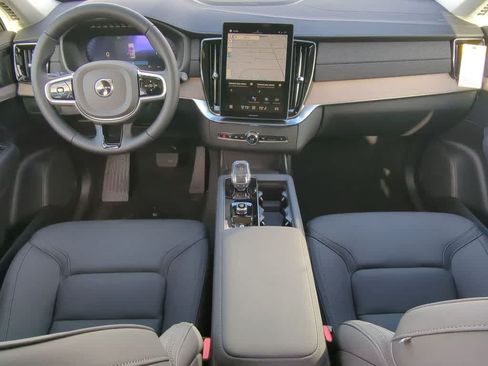Used 2026 Volvo XC90 B5 Plus w/ Protection Package Premier AWD/4WD image 14