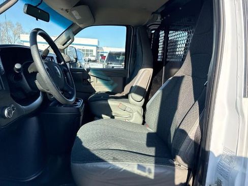 Certified 2023 GMC Savana 2500 Base w/ Driver Convenience Package image 18