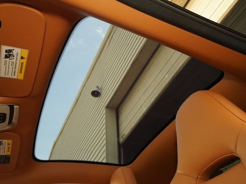 Used 2021 McLaren GT image 15