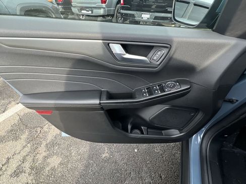 Used 2025 Ford Escape SE FWD image 15
