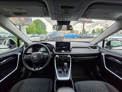 Used 2023 Toyota RAV4 XLE FWD image 8
