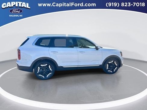 Used 2024 Kia Telluride S w/ S Sunroof Package FWD image 9