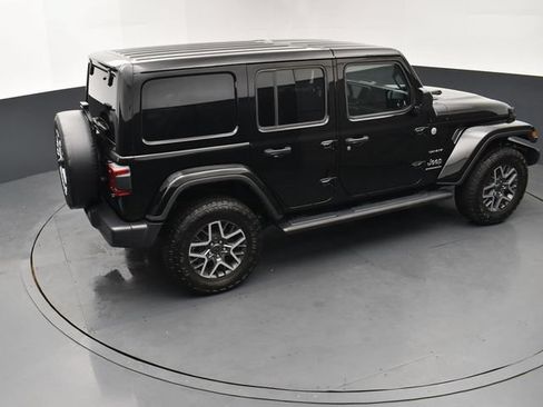 Used 2024 Jeep Wrangler Unlimited Sahara w/ Dual Top Group AWD/4WD image 15