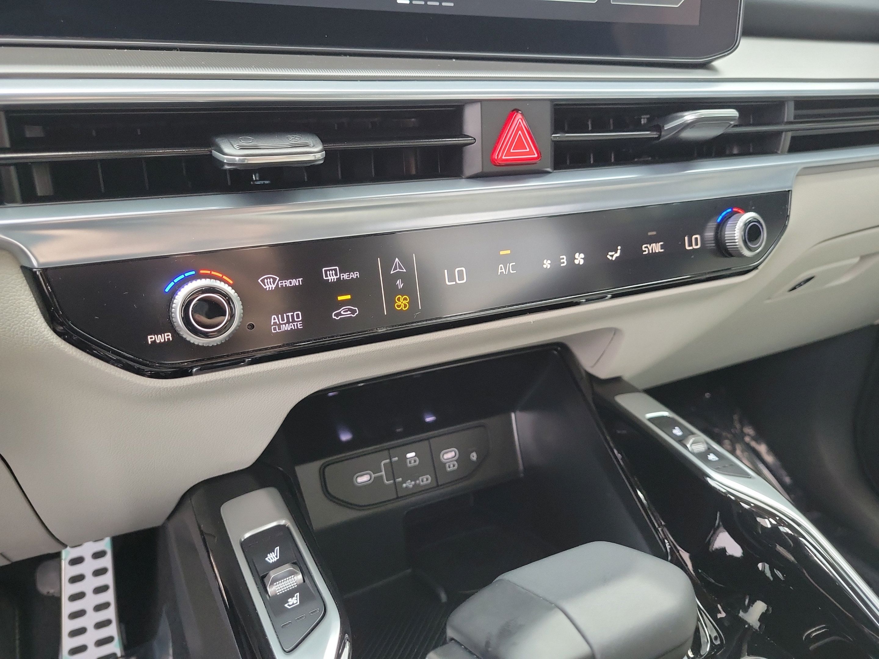 Certified 2026 Kia Sorento SX FWD image 19