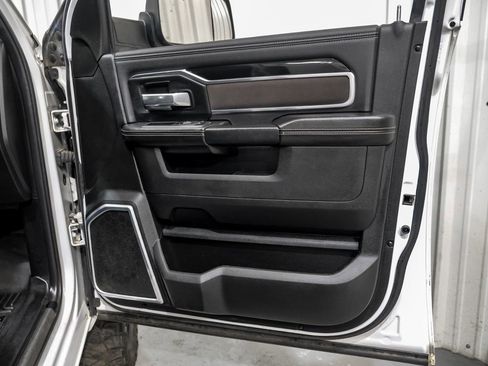 Used 2020 RAM 2500 Laramie w/ Night Edition image 45