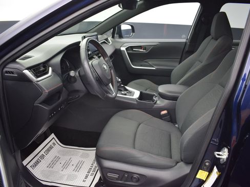 Used 2022 Toyota RAV4 SE w/ Weather & Moonroof Package AWD/4WD image 14