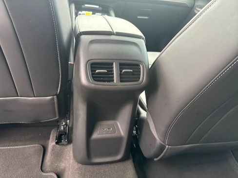 Used 2025 Buick Envision Sport Touring AWD/4WD image 29
