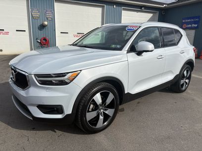 Used 2020 Volvo XC40 T5 Momentum w/ Protection Package Premier