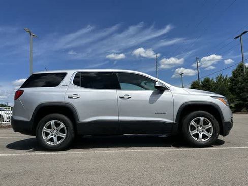 Used 2017 GMC Acadia SLE AWD/4WD image 3