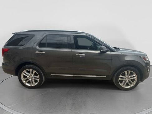 Used 2017 Ford Explorer Limited AWD/4WD image 9