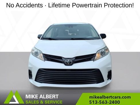 Used 2020 Toyota Sienna L FWD image 2