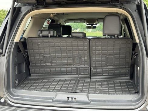 Used 2024 Ford Expedition XLT RWD image 34