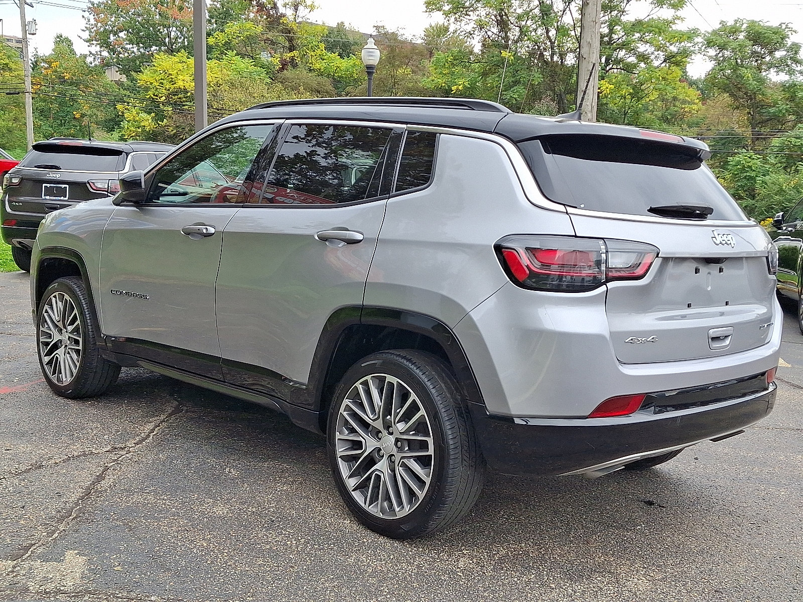 Certified 2023 Jeep Compass Limited w/ Elite Group AWD/4WD image 6