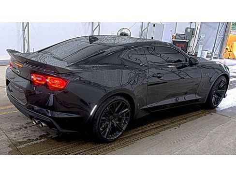 Used 2020 Chevrolet Camaro LT RWD image 5