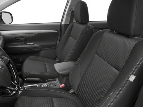 Used 2018 Mitsubishi Outlander ES AWD/4WD image 9