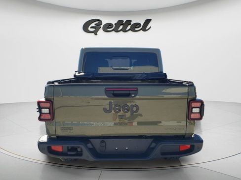 Used 2025 Jeep Gladiator Sport image 4