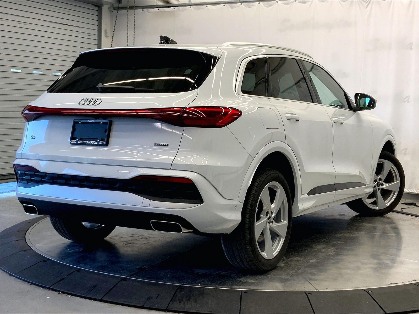 Certified 2025 Audi Q5 Premium Plus w/ Premium Plus AWD/4WD image 12