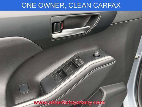 Used 2023 Toyota Highlander XLE AWD/4WD image 23